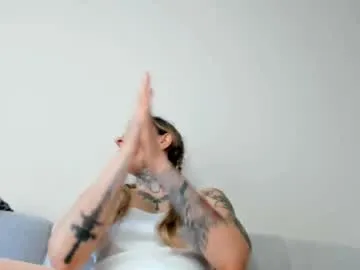 arianaonfire Image 15